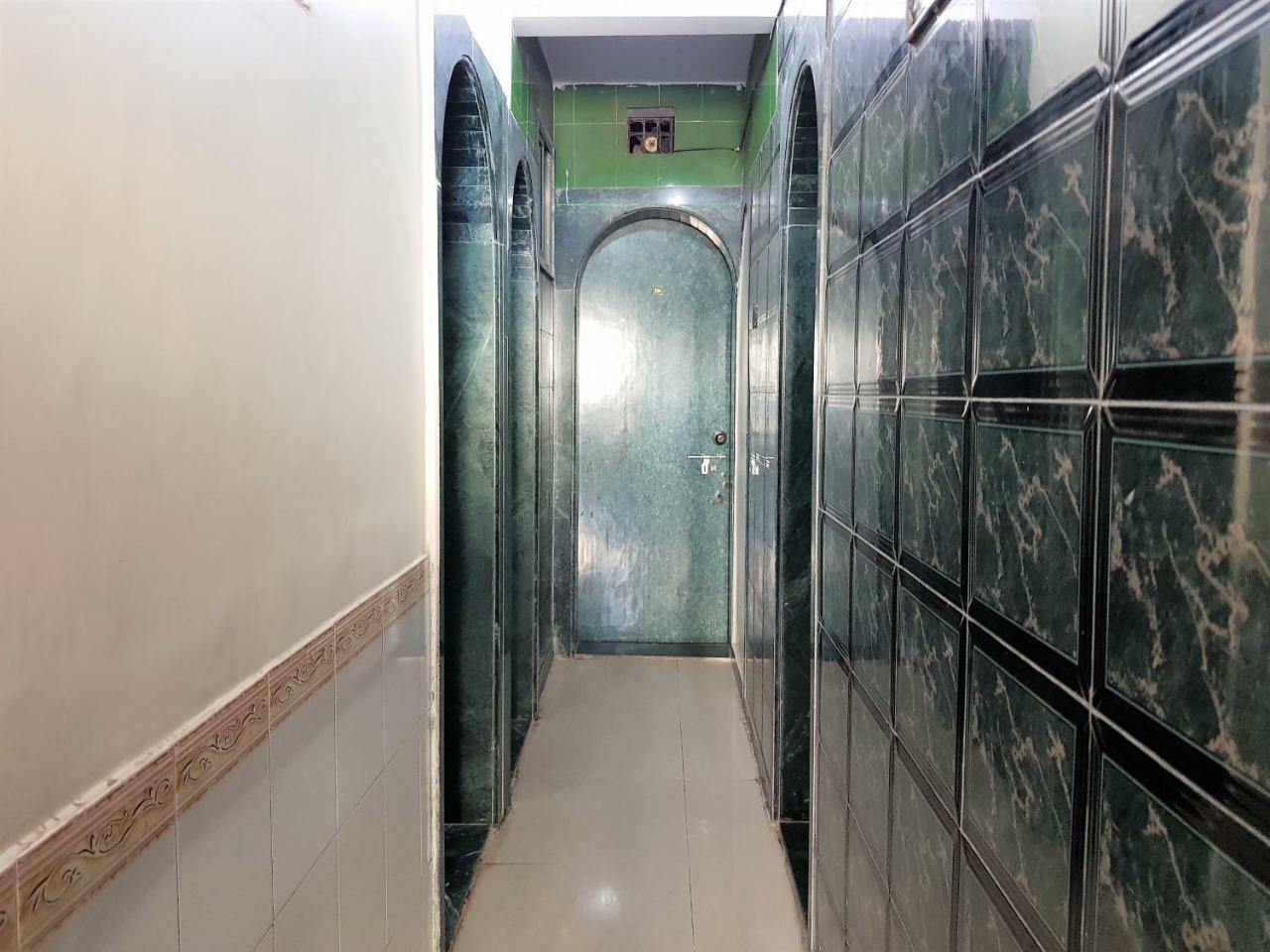 Hexa Metro Plaza Hotel Bombaim Exterior foto